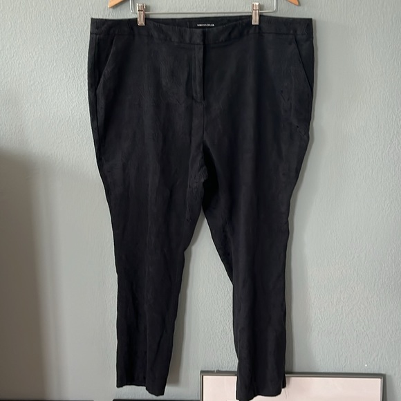 Amanda+Chelsea women’s plus size 20W pants, black patterned material - Picture 7 of 9